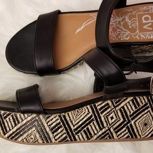 Dolce vita ankle strap Platform sandals